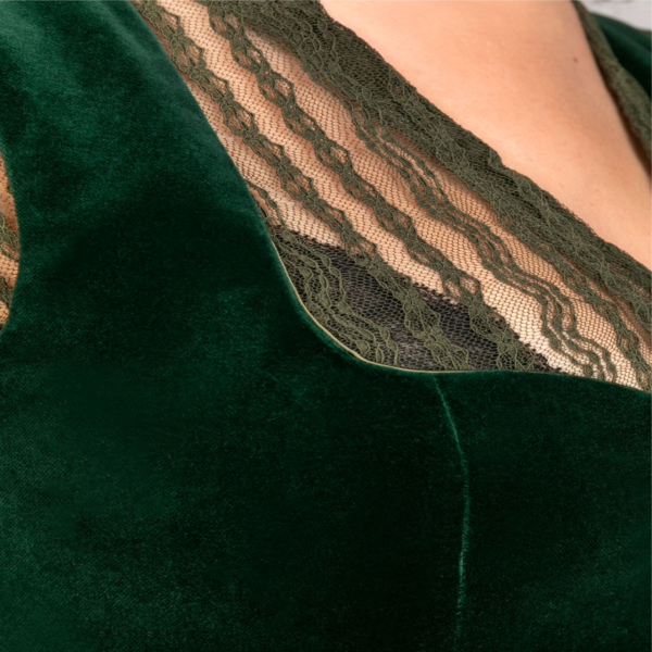 Velvet Dirndl - Image 2